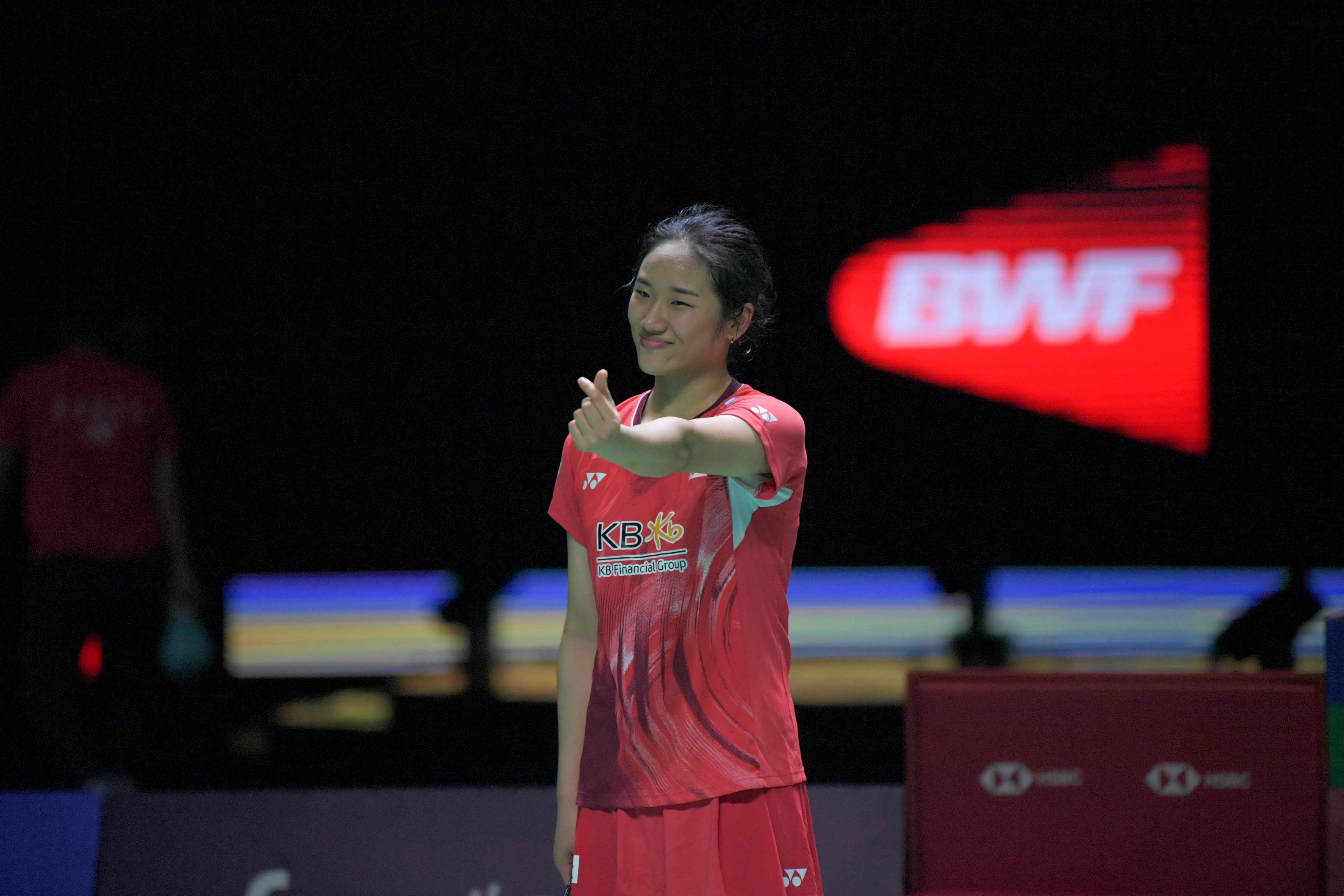 印尼女子羽毛球选手稳定发挥